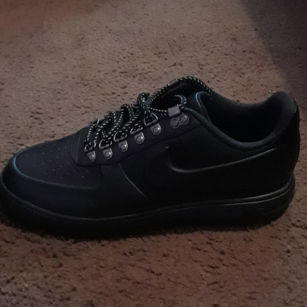 Nike low cut duck boots